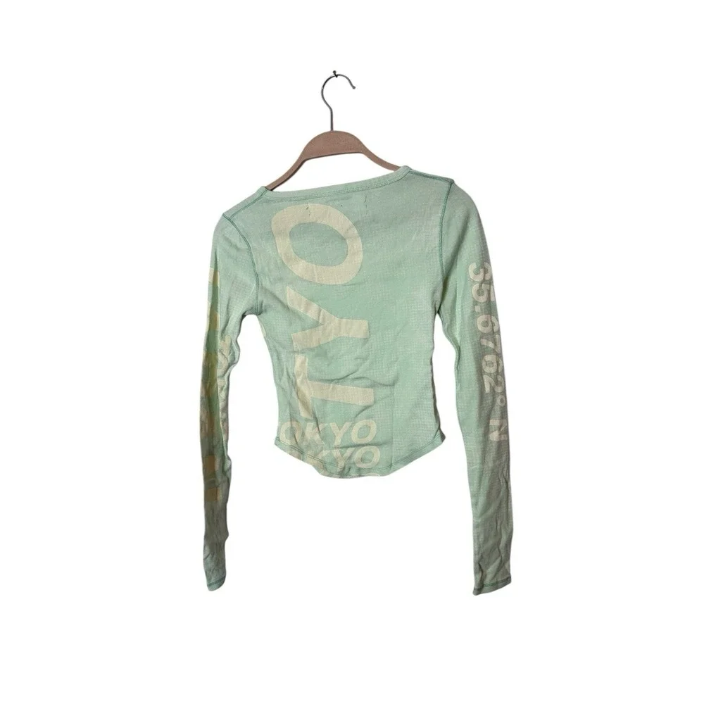 Urban outfitters Silence + Noise long sleeve mint green fitted knit shirt size s